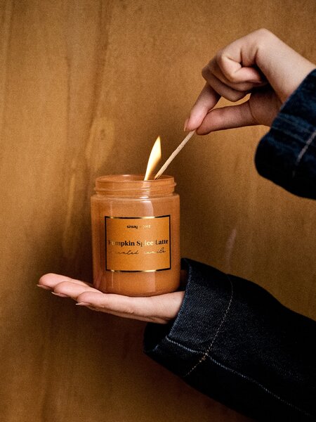 Sinsay - Gyertya Pumpkin Spice Latte - borostyánszínű