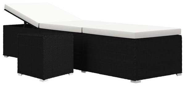 Krémfehér polyrattan napozóágy párnával és teázóasztallal