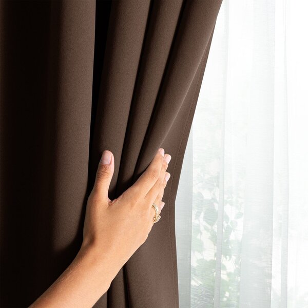 Barna dimout (részleges sötétítő) függöny 140x245 cm Kierra – Restilo