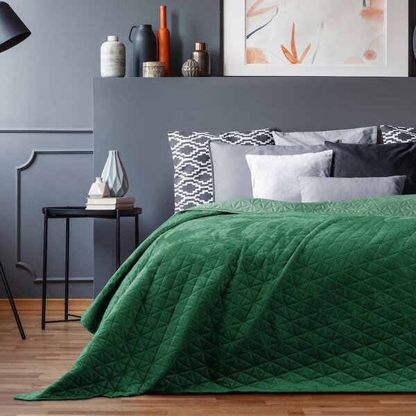 Zöld bársony steppelt ágytakaró 220x240 cm Laila – AmeliaHome