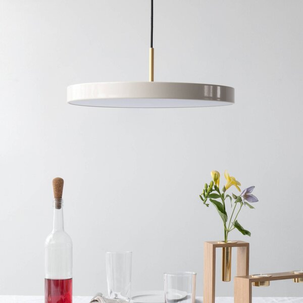 UMAGE LED lógó lámpa Asteria Medium gyöngyház/sárgaréz Ø 43 cm, dimmelhető, Krém / borostyánsárga, Nappali / Étkező, Alumínium, Dizájn