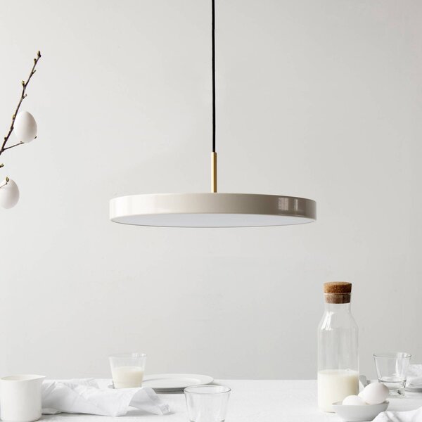 UMAGE LED lógó lámpa Asteria Medium gyöngyház/sárgaréz Ø 43 cm, dimmelhető, Krém / borostyánsárga, Nappali / Étkező, Alumínium, Dizájn