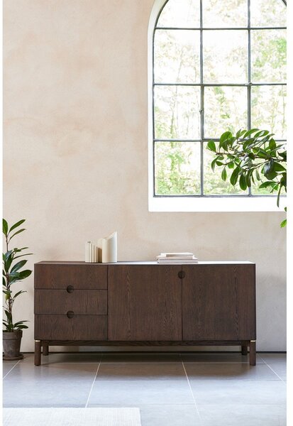 Sötétbarna alacsony komód tölgyfa dekorral 160x73 cm Arun – Unique Furniture