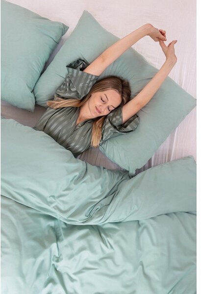 Zöld kétszemélyes mikroszatén ágyneműhuzat 200x200 cm Basic – Bonami Essentials