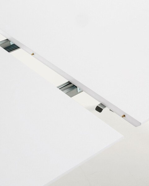 Fehér kerek bővíthető étkezőasztal fehér asztallappal ø 90 cm Oqui – Kave Home