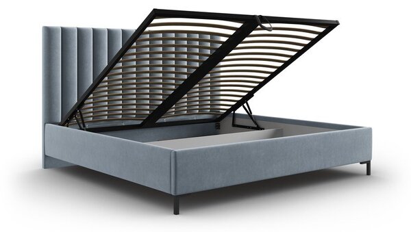 Világoskék kárpitozott ágyneműtartós franciaágy ágyráccsal 160x200 cm Casey – Mazzini Beds