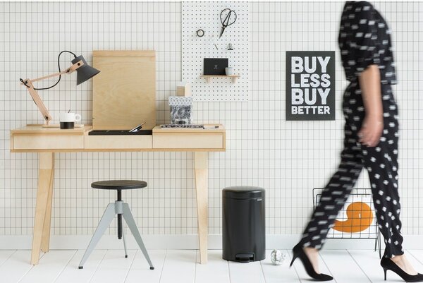 Matt fekete acél pedálos szemetes 12 l NewIcon – Brabantia