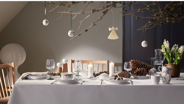 Hammershoi tölgyfa fűszerörlő, fehér porcelán részletekkel, magasság 13 cm - Kähler Design