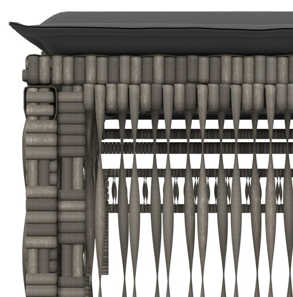 2 db szürke polyrattan napozóágy asztallal