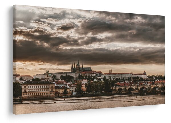 Kép - felhős Prága (90x60 cm)