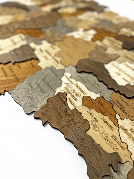 Wanddecoratie hout - Hartvormig gat in een Japans boomstronk op het eiland van