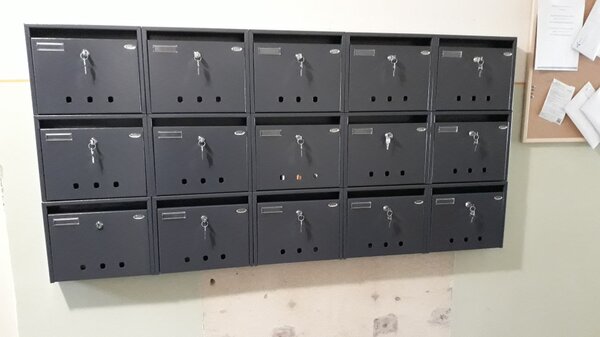 Trezor Postaláda Beltéri antracit szürke