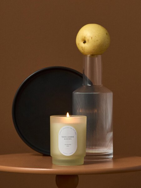 Sinsay - Illatos szójagyertya White Jasmine & Guava - fehér