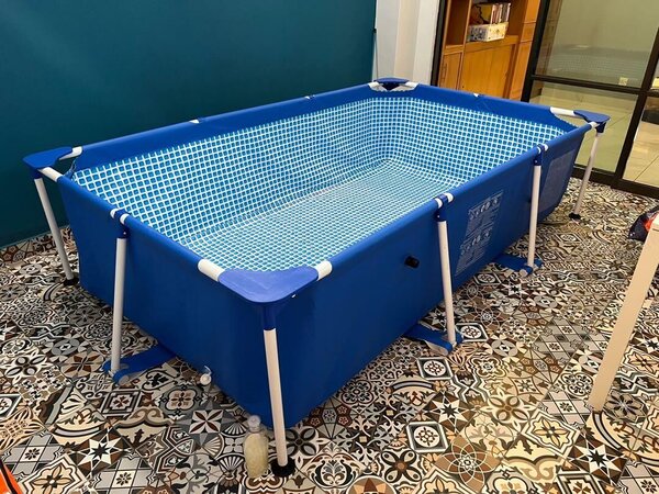 Intex fémvázas medence, 260x160x65 cm, 2 300 liter