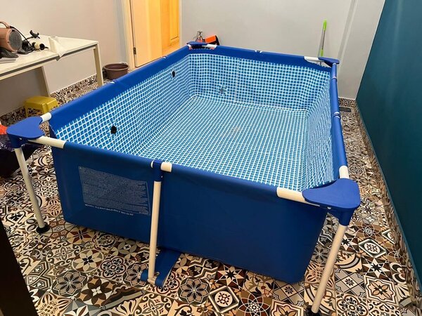 Intex fémvázas medence, 260x160x65 cm, 2 300 liter