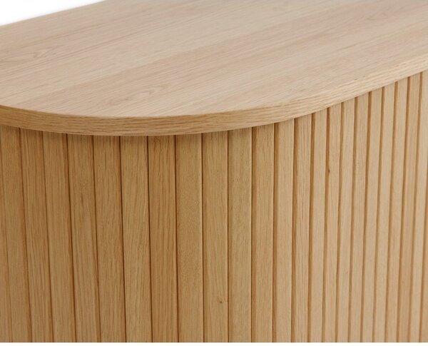Natúr színű komód tolóajtóval, tölgyfa dekorral 120x76x45 cm Nola – Unique Furniture