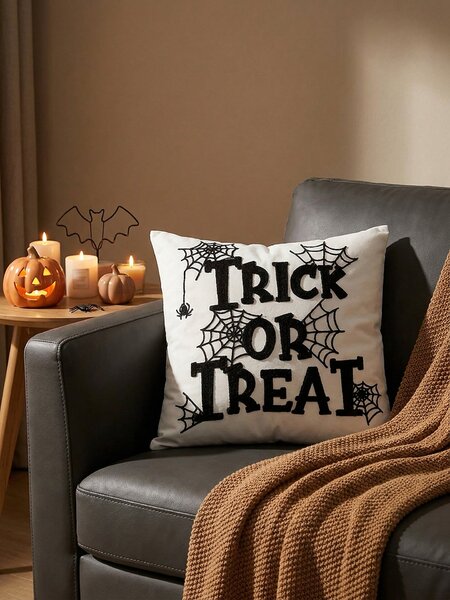 Sinsay - Halloweeni díszpárnahuzat felirattal és pókhálómotívummal - fehér