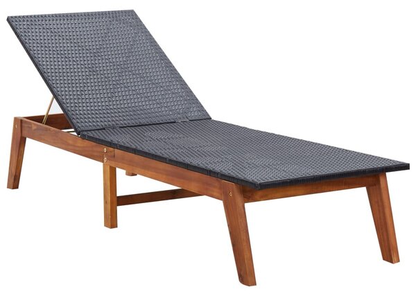 Polyrattan és tömör akácfa napozóágy asztallal