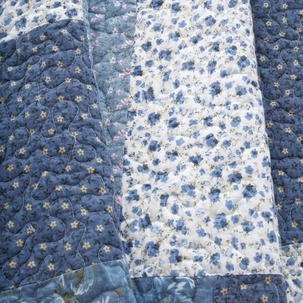 Kék pamut steppelt ágytakaró 220x230 cm Floral Patchwork – Bianca