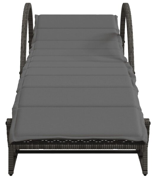 2 db szürke polyrattan napozóágy párnával
