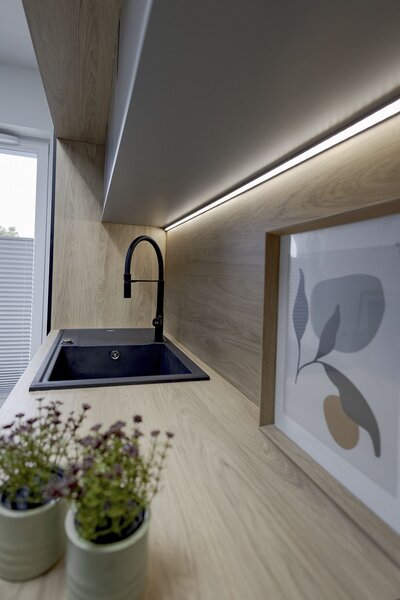 Laveo Megalo, konyhai gránit mosogató 790x490x230 mm, fekete, LAV-SBE_711T