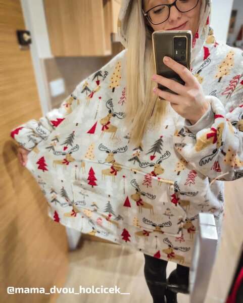 YULE HUG világosszürke báránybunda hatású kapucnis, ujjas pléd