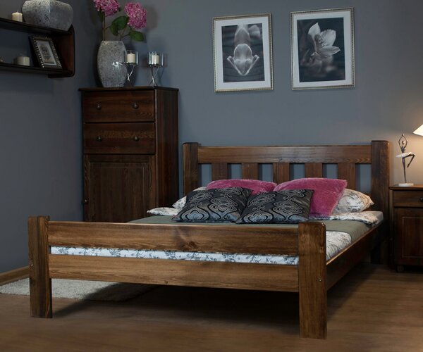 AMI bútorok Fenyőfa ágy Greta 160x200 cm, dió színben