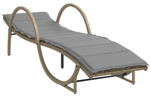 2 db bézs polyrattan napozóágy párnával