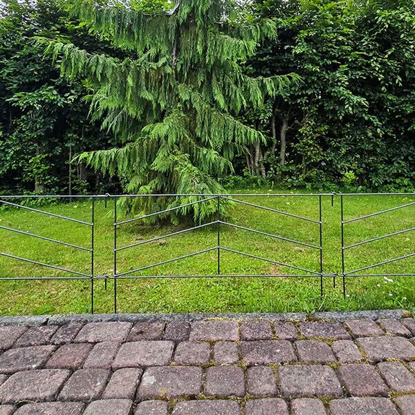 Moduláris, leszúrható fém kerti kis kerítés, csúcsíves