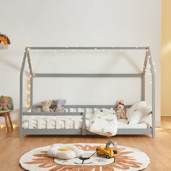 Házikó gyerekágy Hesel leesésgátlóval 90x200 cm fenyő szürke/fehér [en.casa]