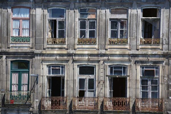 Nem szőtt fotótapéta elhagyott ház 375 x 250 cm