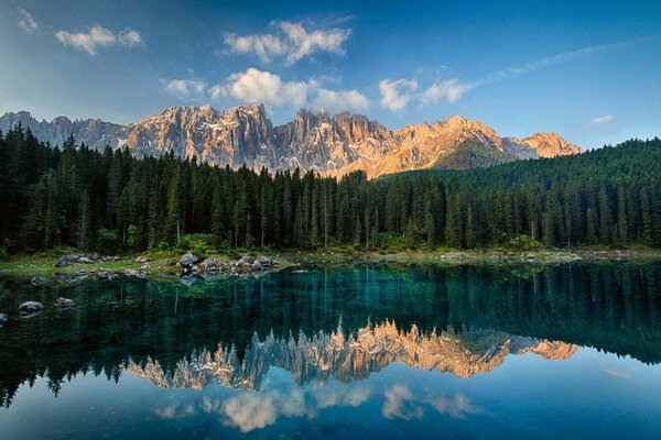 Nem szőtt fotótapéta lago di carezza 375 x 250 cm
