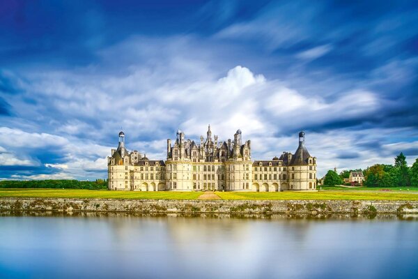 Nem szőtt fotótapéta chambord kastély 375 x 250 cm