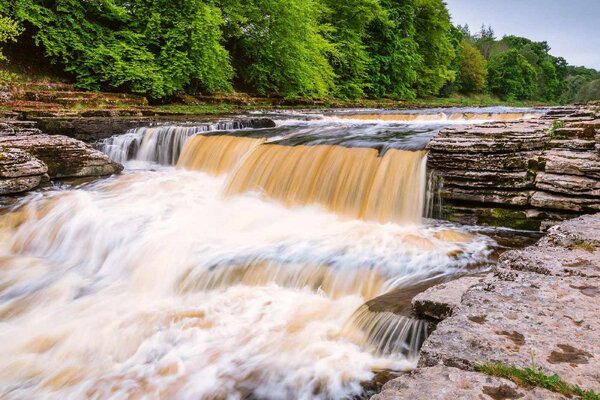 Nem szőtt fotótapéta aysgarth falls, yorkshire 375 x 250 cm
