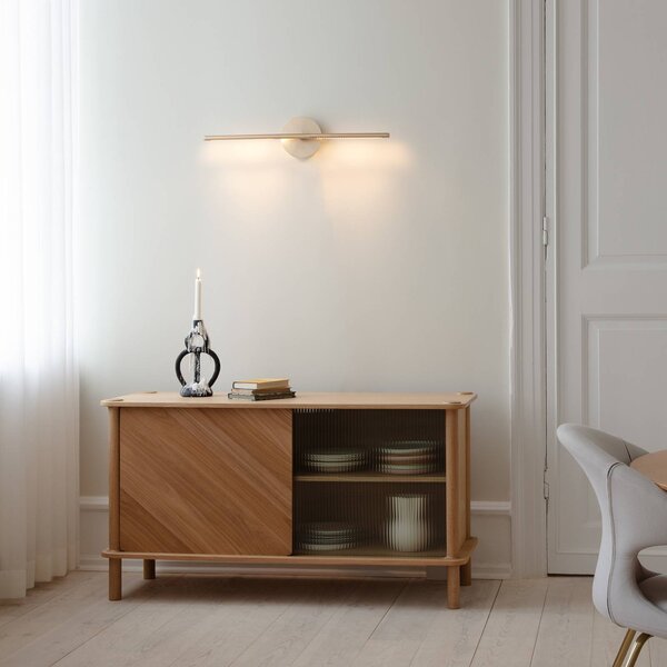 UMAGE LED fali lámpa Omni, sárgaréz, hossza 74 cm, dimmelhető, Sárgaréz / arany, Nappali / Étkező, fém, Dizájn