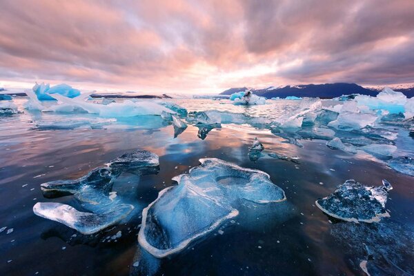 Nem szőtt fotótapéta glaciális lagúna 375 x 250 cm