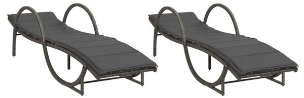 2 db szürke polyrattan napozóágy párnával