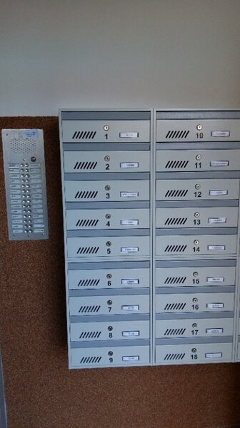 M35 moduláris postaláda tömb, 3db Névtábla + névtábla RAL 9016 / Fehér