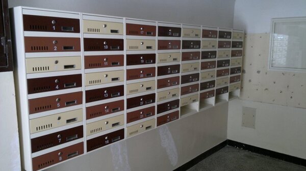 M35 moduláris postaláda tömb, 3db Névtábla + névtábla RAL 9016 / Fehér