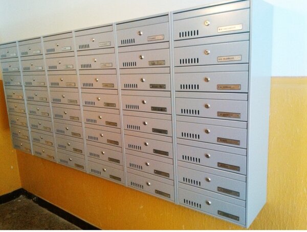 M35 moduláris postaláda tömb, 3db Névtábla + névtábla RAL 9016 / Fehér