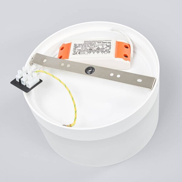 Helestra Liv LED mennyezeti világítás Ø 20 cm, dimmelhető, Fehér / opál, Nappali / Étkező, fém, Modern