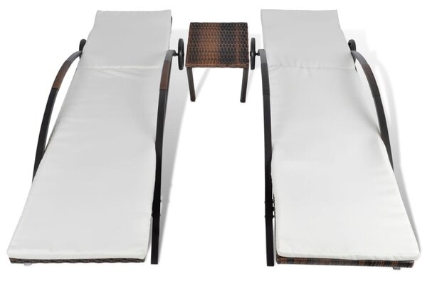 Barna polyrattan napozóágyak asztallal