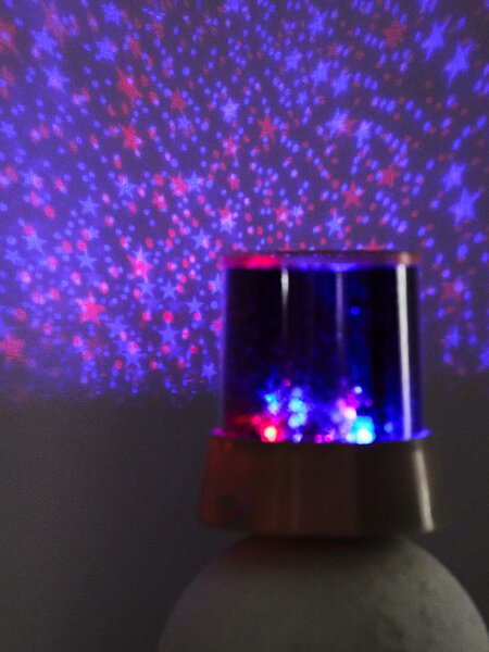 Sinsay - Forgó LED RGB csillagprojektor - bézs