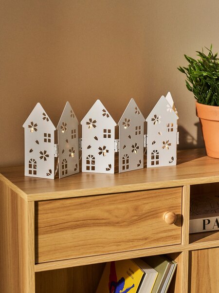 Sinsay - Dekoratív LED lámpa ház formában, virágmintás kivágásokkal - fehér