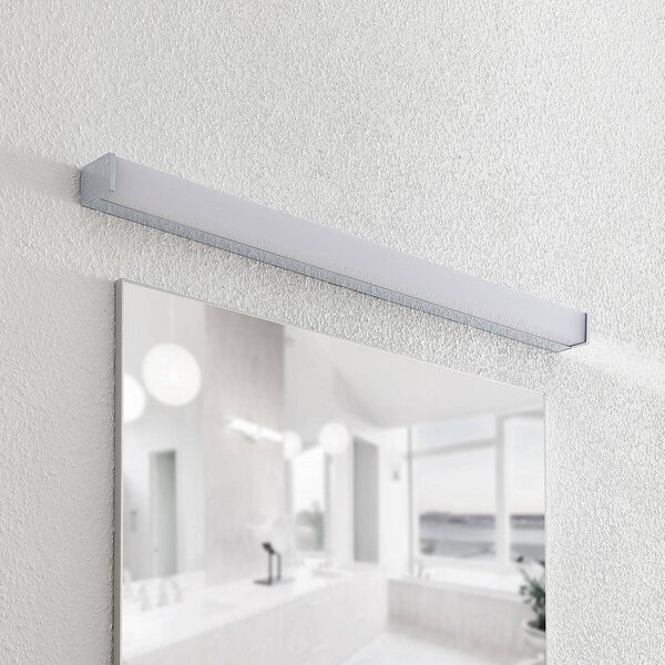 Lindby Klea LED-es fürdőszoba lámpa, 90 cm, króm, fém, IP44, Króm / ezüst, Fürdőszoba, Alumínium, Modern