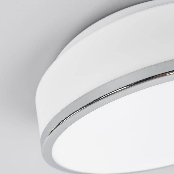 Searchlight IP44-es mennyezeti lámpa, Ø 28cm, króm, süllyesztve, dimmelhető, Fehér / opál, Fürdőszoba, Üveg, Modern