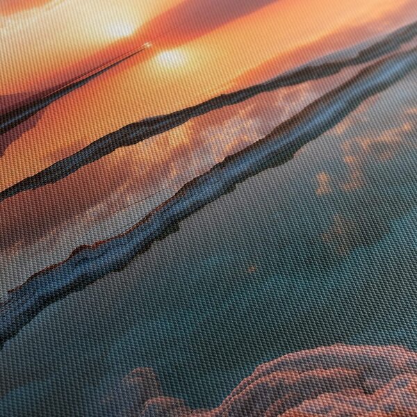 Kép esti égbolt a hegyi tó felett