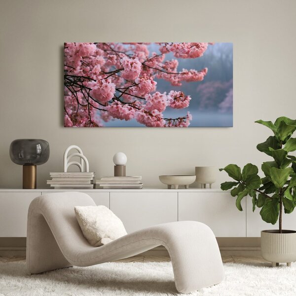 Kép virágzó sakura nyugodt víz felett