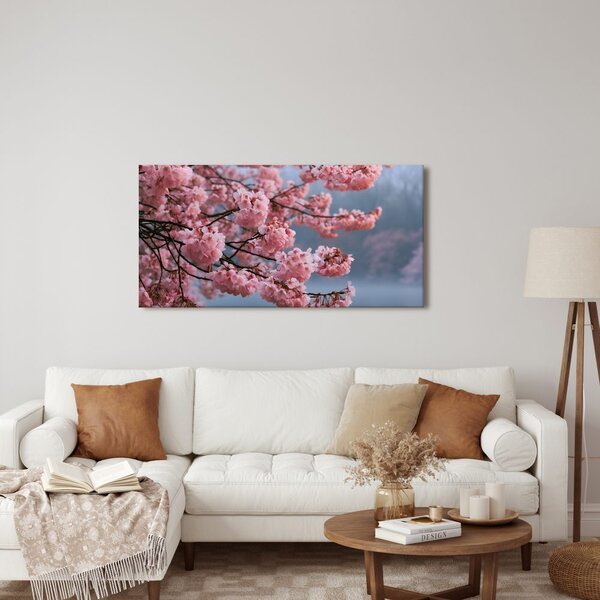 Kép virágzó sakura nyugodt víz felett
