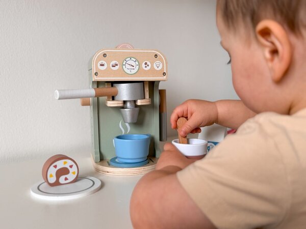 TookyToy Fából készült gyerek kávéfőző kiegészítőkkel